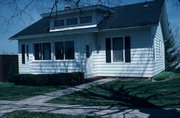 316 N GROVE ST, a Bungalow house, built in Barneveld, Wisconsin in 1925.