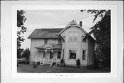 W2693 BAKERTOWN RD, a Queen Anne house, built in Farmington, Wisconsin in 1899.