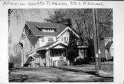 515 E MILWAUKEE ST, a Craftsman house, built in Fort Atkinson, Wisconsin in 1910.