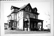 512 S 5TH, a Queen Anne house, built in Watertown, Wisconsin in 1898.
