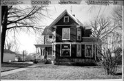 412 S WASHINGTON ST, a Queen Anne house, built in Watertown, Wisconsin in 1900.