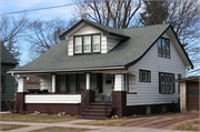 515 3RD ST E, a Bungalow house, built in Ashland, Wisconsin in 1925.