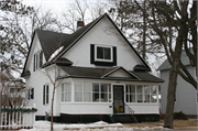 427 N 6TH AVE, a Front Gabled house, built in Wausau, Wisconsin in 1910.