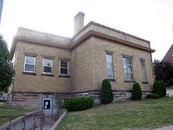 Moon, D. R., Memorial Library, a Building.