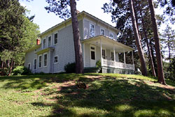 Thelen, John Nicholas and Hermina, House, a Building.