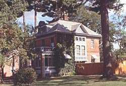 Delong, Henry and Elizabeth, House, a Building.