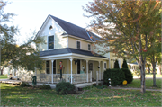 436 E 2ND ST, a Gabled Ell house, built in New Richmond, Wisconsin in 1880.