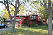 661 Park View Drive, a Ranch house, built in New Richmond, Wisconsin in 1978.