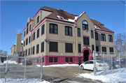 921 W MEINECKE AVE, a Queen Anne elementary, middle, jr.high, or high, built in Milwaukee, Wisconsin in 1892.