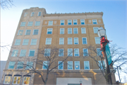 104 S MAIN ST, a Chicago Commercial Style large office building, built in Fond du Lac, Wisconsin in 1923.
