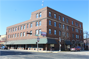 9 W MILWAUKEE AVE  (AKA 210 S MAIN), a Commercial Vernacular lodging-hotel, built in Fort Atkinson, Wisconsin in 1914.