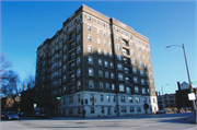 709 E JUNEAU AVE, a Neoclassical/Beaux Arts apartment/condominium, built in Milwaukee, Wisconsin in 1915.