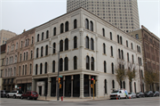 602-606 N BROADWAY (aka 600 N BROADWAY), a Italianate large retail building, built in Milwaukee, Wisconsin in 1868.