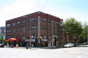 1525-1533 E ROYALL PL/1749-1751 N FARWELL AVE, a Neoclassical/Beaux Arts apartment/condominium, built in Milwaukee, Wisconsin in 1922.