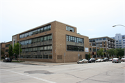 711-765 E OGDEN AVE, a Contemporary school – elem/middle/jr high/high, built in Milwaukee, Wisconsin in 1954.