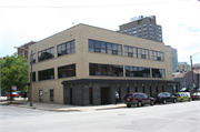 1748 N FARWELL AVE, a Contemporary small office building, built in Milwaukee, Wisconsin in 1954.