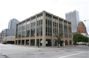 790 N JACKSON ST, a automobile showroom, built in Milwaukee, Wisconsin in 1920.