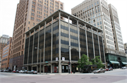 310-312 E WISCONSIN AVE, a Contemporary large office building, built in Milwaukee, Wisconsin in 1926.