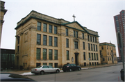 831 N VAN BUREN ST, a Neoclassical/Beaux Arts elementary, middle, jr.high, or high, built in Milwaukee, Wisconsin in 1907.