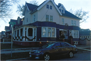 401 11th St (1100 College Ave), a Craftsman house, built in Racine, Wisconsin in 1908.