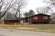 2105 SHAFER DR, a Contemporary house, built in Fitchburg, Wisconsin in 1966.