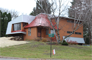 5795 PEMBROKE DR, a Contemporary house, built in Fitchburg, Wisconsin in 1973.