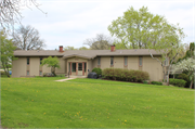 2318 CHALET GARDENS RD, a Contemporary apartment/condominium, built in Fitchburg, Wisconsin in 1962.