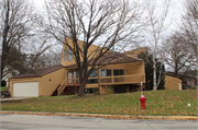 2626 STANBROOK ST and 5804 TUDOR DR, a Late-Modern duplex, built in Fitchburg, Wisconsin in 1982.