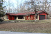 21750 W AMOR DR, a Contemporary house, built in New Berlin, Wisconsin in 1968.