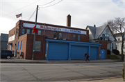 1025 E LOCUST ST, a Astylistic Utilitarian Building industrial bldg/manufacturing facility, built in Milwaukee, Wisconsin in 1914.