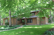5825 TIMBER LAND CIR, a Contemporary house, built in Fitchburg, Wisconsin in 1981.