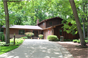 5847 TIMBER LAND CIR, a Contemporary house, built in Fitchburg, Wisconsin in 1981.