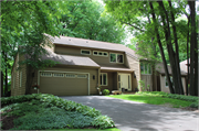 5827 SCHUMANN DR, a Contemporary house, built in Fitchburg, Wisconsin in 1982.