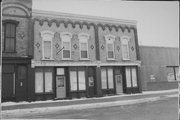 121 W ANN ST, a Italianate retail building, built in Darlington, Wisconsin in 1883.