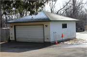 3911 FISH HATCHERY RD, a Astylistic Utilitarian Building garage, built in Fitchburg, Wisconsin in 1980.