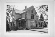 505 E LOUISA ST, a Queen Anne house, built in Darlington, Wisconsin in 1890.