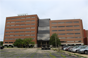 910 MAYER AVE, a Astylistic Utilitarian Building industrial bldg/manufacturing facility, built in Madison, Wisconsin in 1916.