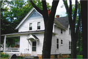 600 N MICHIGAN ST, a Queen Anne house, built in De Pere, Wisconsin in 1906.