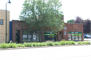 607-609 E WASHINGTON AVE, a Commercial Vernacular small retail building, built in Madison, Wisconsin in 1915.