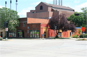 607-609 E WASHINGTON AVE, a Commercial Vernacular small retail building, built in Madison, Wisconsin in 1915.