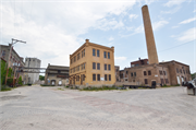 1450 SUMMIT AVE, a Astylistic Utilitarian Building depot, built in Racine, Wisconsin in 1914.
