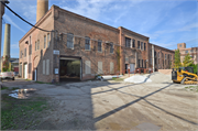1450 Summit Ave, a Astylistic Utilitarian Building industrial bldg/manufacturing facility, built in Racine, Wisconsin in 1910.