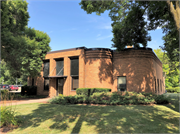 600 S VULCAN ST, a Art/Streamline Moderne small office building, built in Appleton, Wisconsin in 1940.