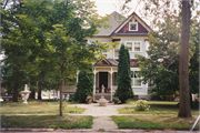 201 S VINE AVE, a Queen Anne house, built in Marshfield, Wisconsin in 1897.