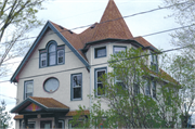811 SPAIGHT ST, a Queen Anne house, built in Madison, Wisconsin in 1898.