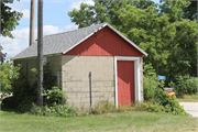 2010 DOWNY RD, a Astylistic Utilitarian Building outbuildings, built in Dover, Wisconsin in 1910.