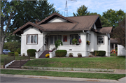 524 W CENTRAL ST, a Bungalow house, built in Chippewa Falls, Wisconsin in 1915.