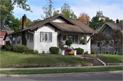 524 W CENTRAL ST, a Bungalow house, built in Chippewa Falls, Wisconsin in 1915.