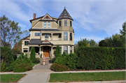 606 W COLUMBIA ST, a Queen Anne house, built in Chippewa Falls, Wisconsin in 1895.