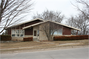 206 E ROBERTA DR, a Contemporary house, built in Waukesha, Wisconsin in 1967.